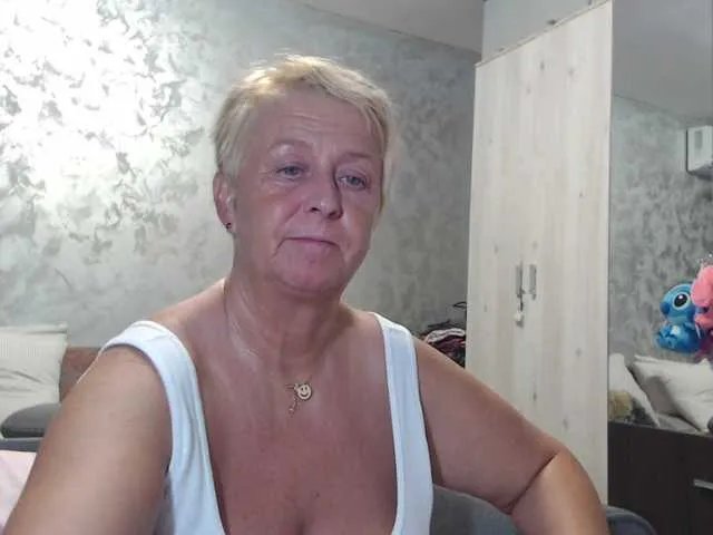 LovePinkLilli on BongaCams