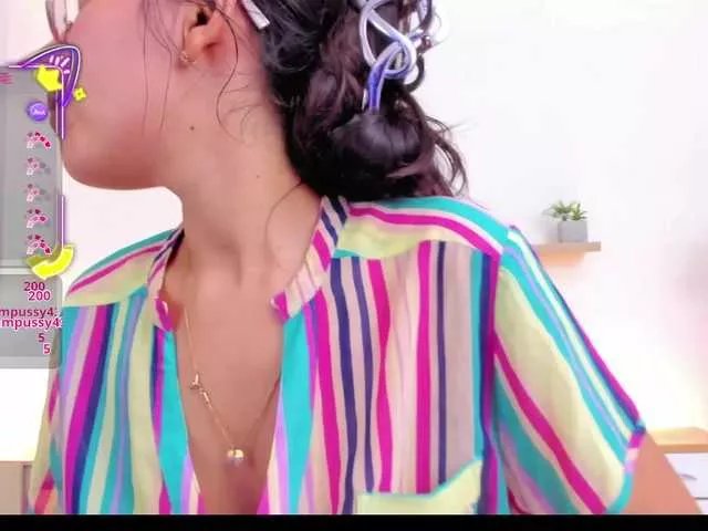 lucy-blue28 on BongaCams