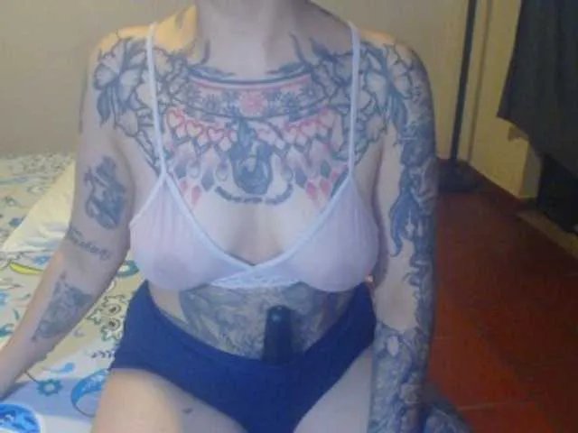 Freechat lucy-dreams69 on BongaCams