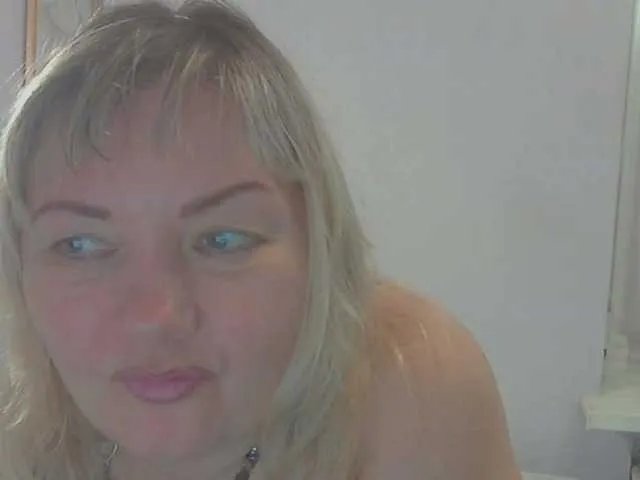 LucyAlexis on BongaCams