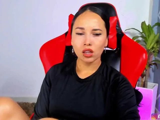 Lucyy-Rose on BongaCams