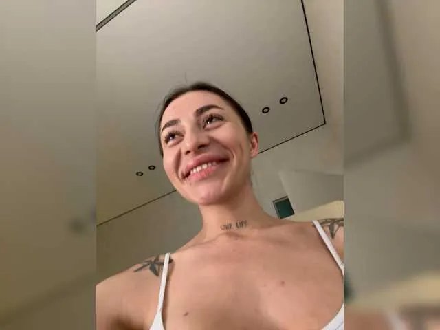 Lunadesire on BongaCams