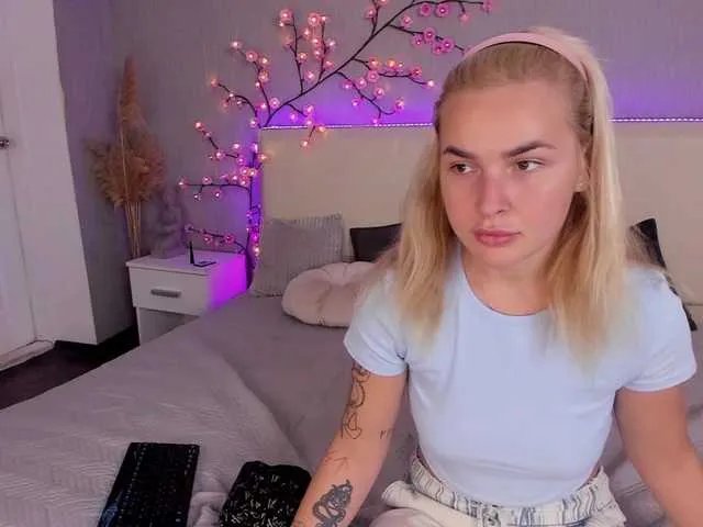 LunaHeadly on BongaCams