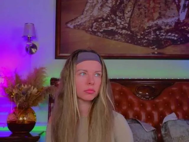 LunaRishi on BongaCams