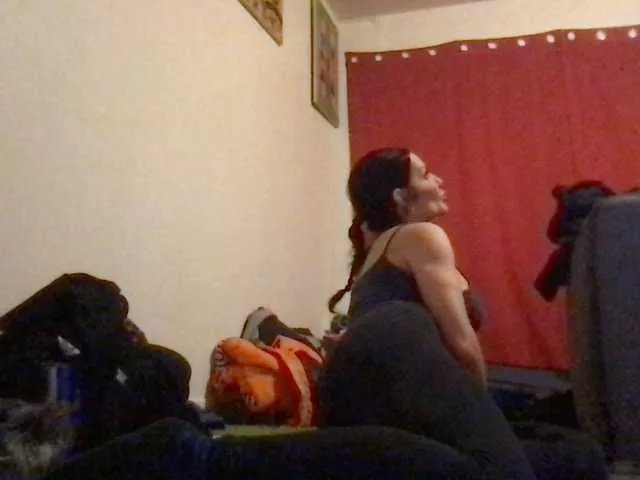 madamedecuir on BongaCams