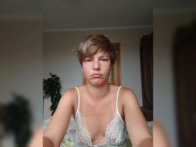 MadamEve on BongaCams