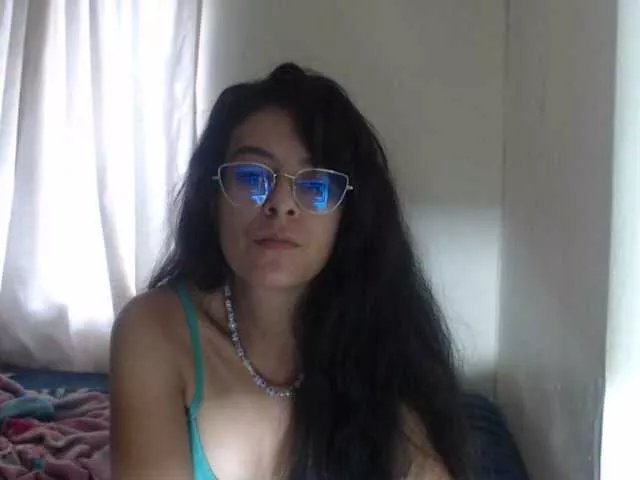 Maddyebela24 on BongaCams