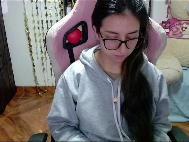 Maggie-Fox on BongaCams