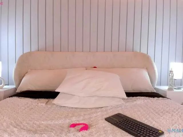 MaiaCollins on BongaCams