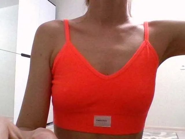 Mari27121 on BongaCams