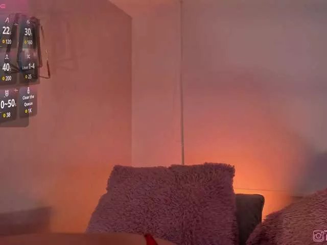 Megan-Holly on BongaCams