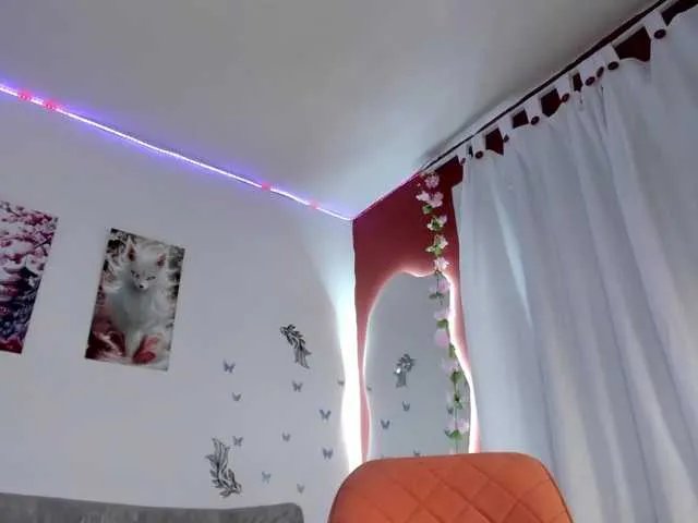 melody-cute10 on BongaCams