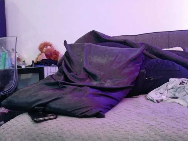 Midnightrose11 on BongaCams