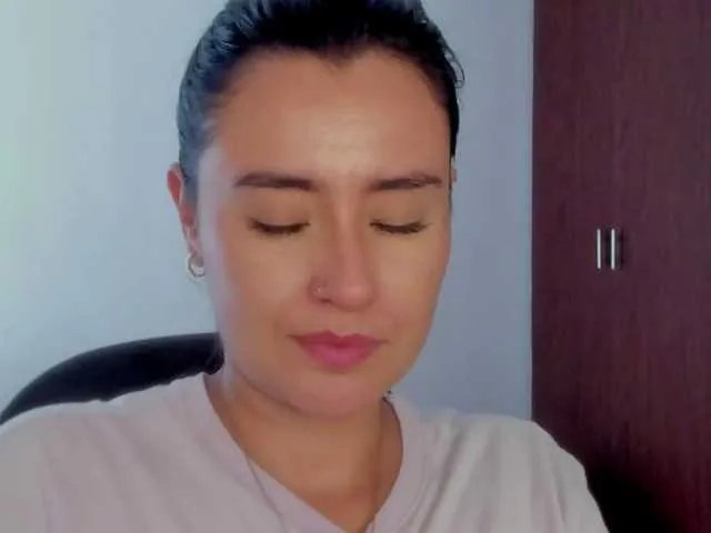 milagrey1 on BongaCams