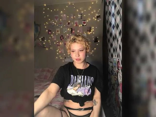 Freechat Miley on BongaCams