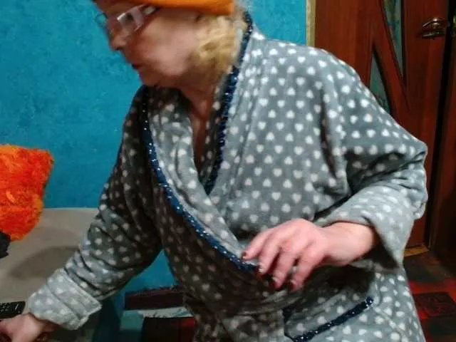 milo4ka77 — boys,60+ old, i will help you cum!!!latex, gloves, fur coats  ........    , chek me out !  camera 40 tocins....friends 7 tocins, private : nude mastrubate,see *****0 tok