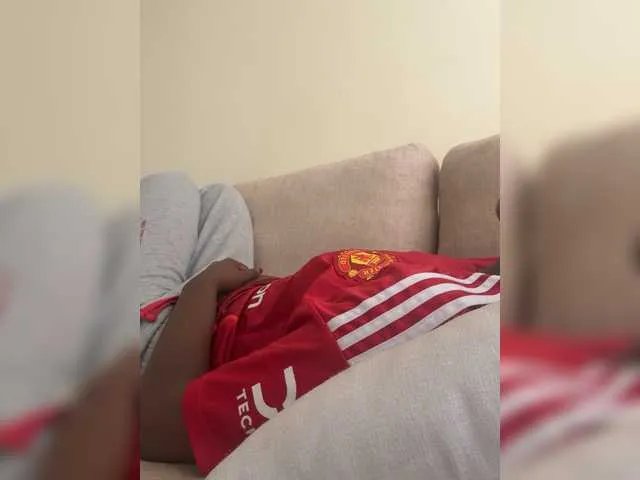 Misscreamerr — Please get me to the top 15 Make my dream come true Thanks 