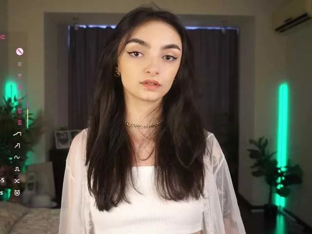 Freechat Morena-Dolcce on BongaCams