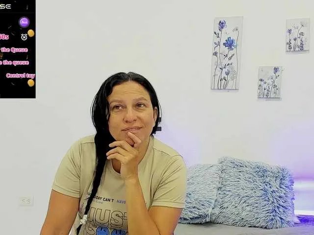 nadiaSamiri on BongaCams