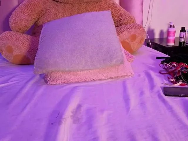 NAHOMII-BROWN on BongaCams