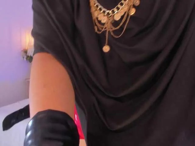 Naomii- on BongaCams