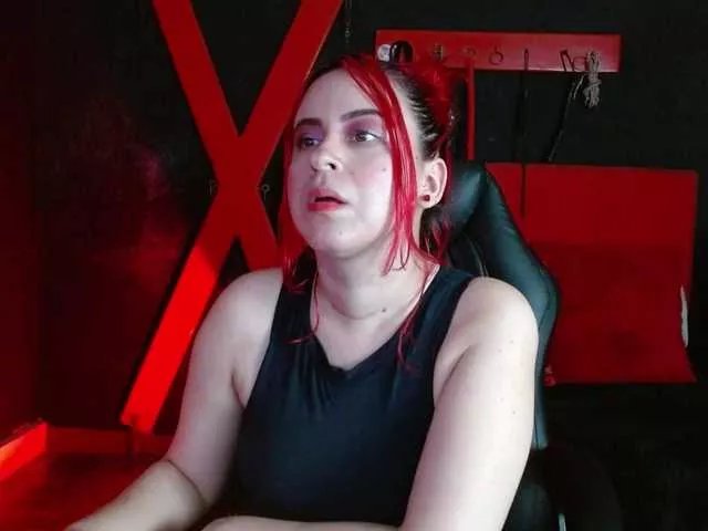 Naty-slavedoll on BongaCams