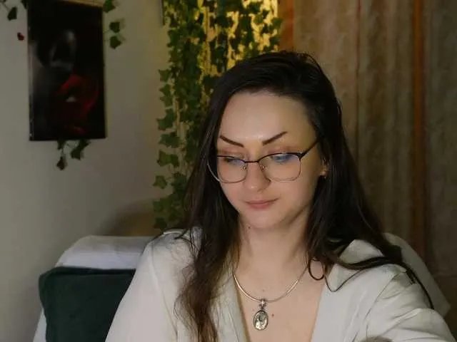 Freechat NaughtYHomemadE on BongaCams