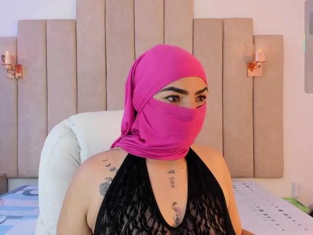 naylaa- on BongaCams