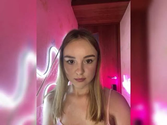 Nestyzz on BongaCams