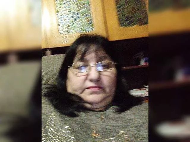 Nezsbudka on BongaCams