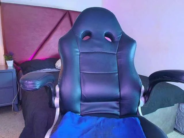 Nikkenyx on BongaCams