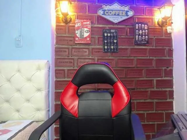 noelia-milf19 on BongaCams