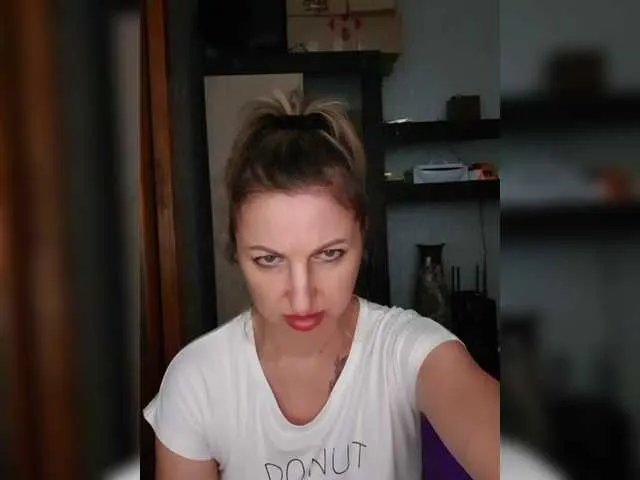 Nushka1939 on BongaCams