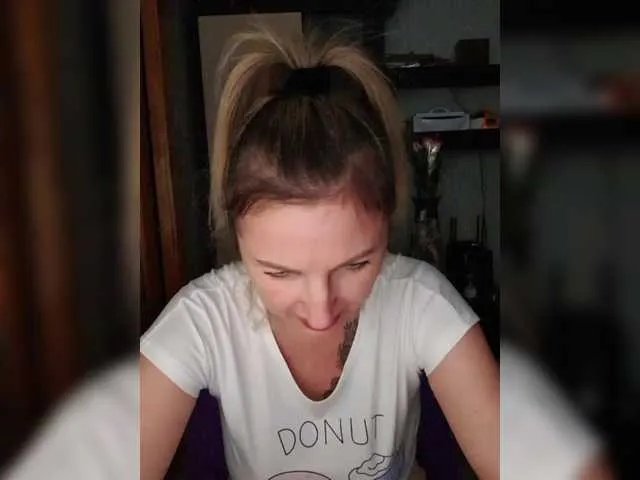 Nushka1939 on BongaCams