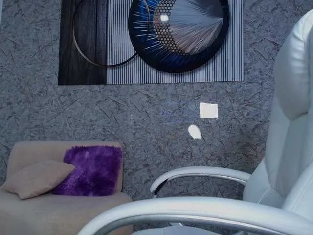 Octaviarouse on BongaCams