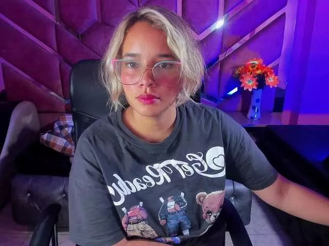 OliviaFox on BongaCams