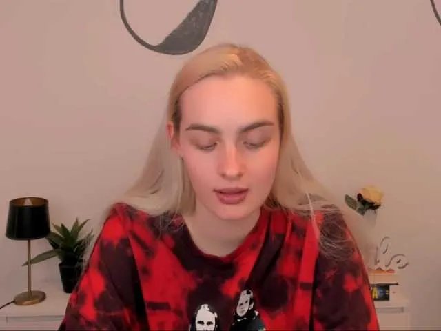 OliviaKisss3 on BongaCams