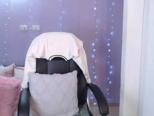 paulinagalvis2700 on BongaCams