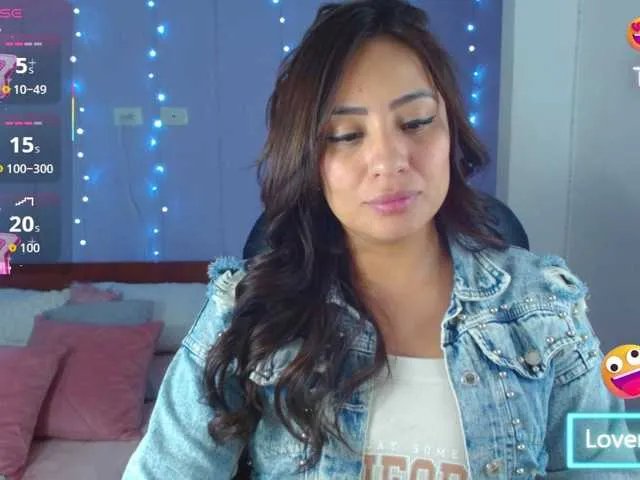 paulinagalvis2700 on BongaCams