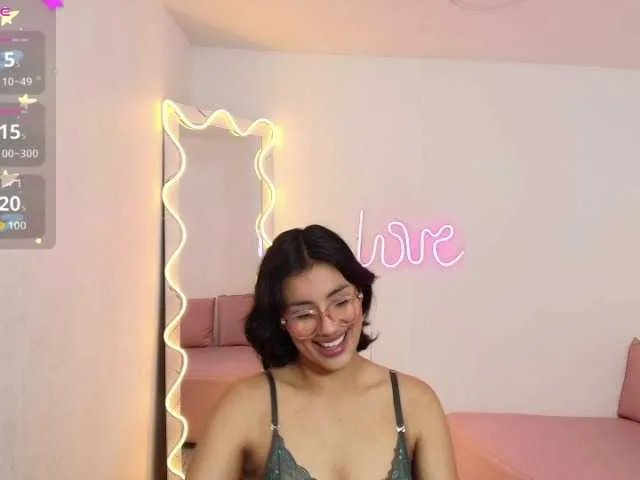 PEACHY-TAY on BongaCams