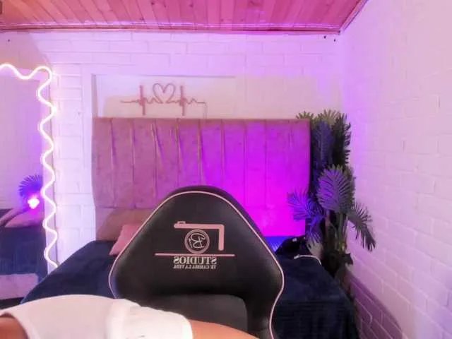 penelope-tay on BongaCams