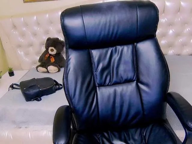 Pervertqueen on BongaCams