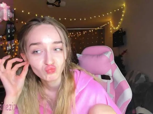 Polikinesis on BongaCams