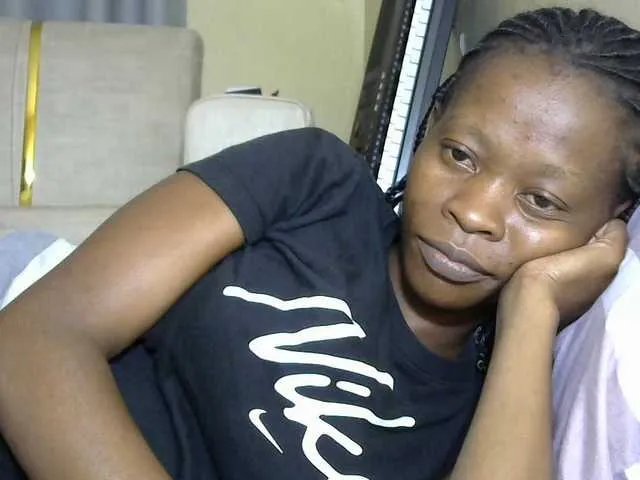 PrettyAlianah on BongaCams