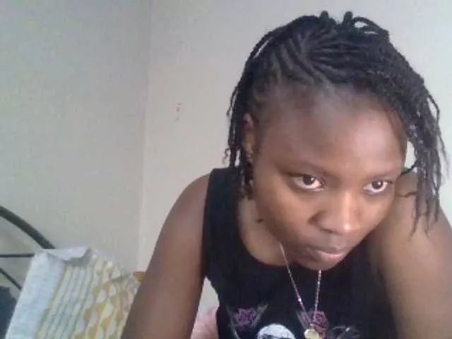 queen-ebony2 on BongaCams