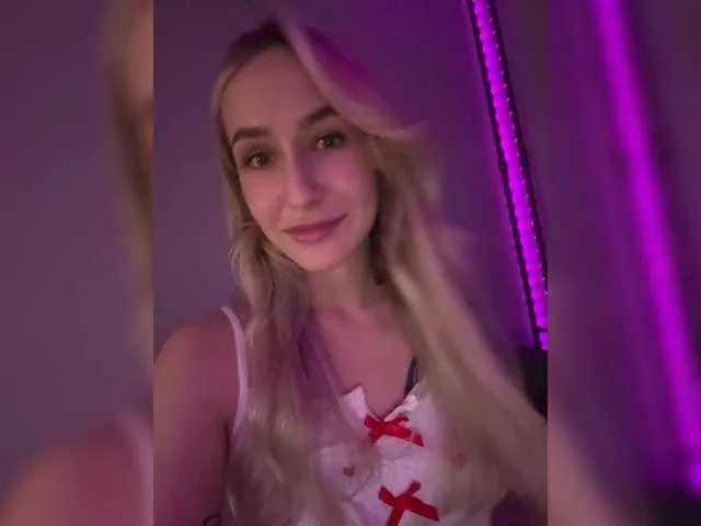 QueenKing on BongaCams