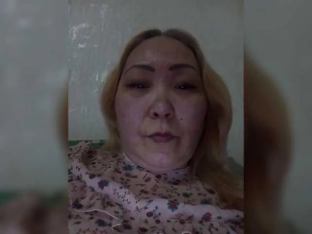 Qweentis on BongaCams