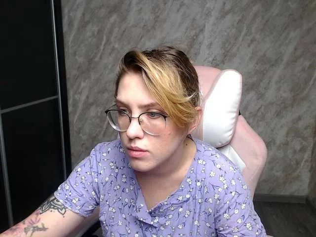 Regimasmile on BongaCams