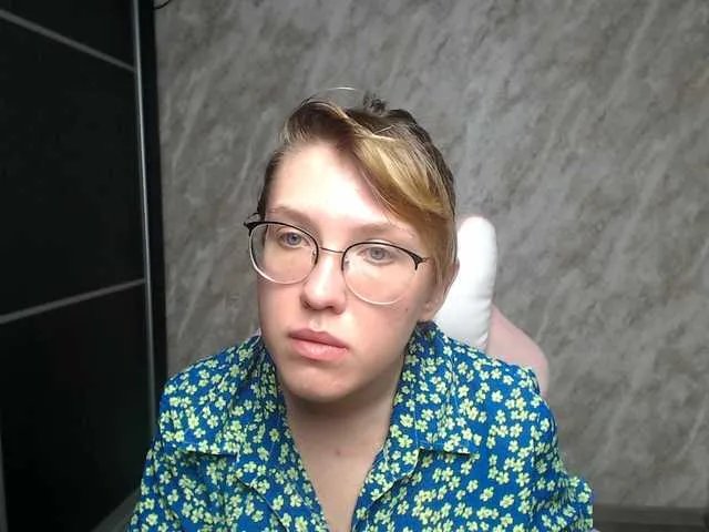 Regimasmile on BongaCams