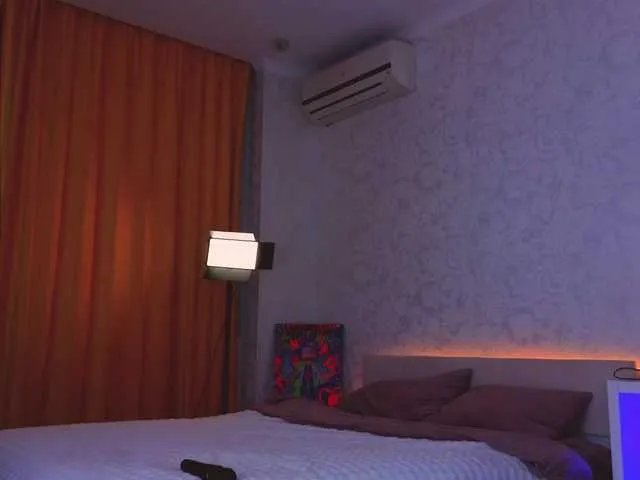 RenaWong on BongaCams